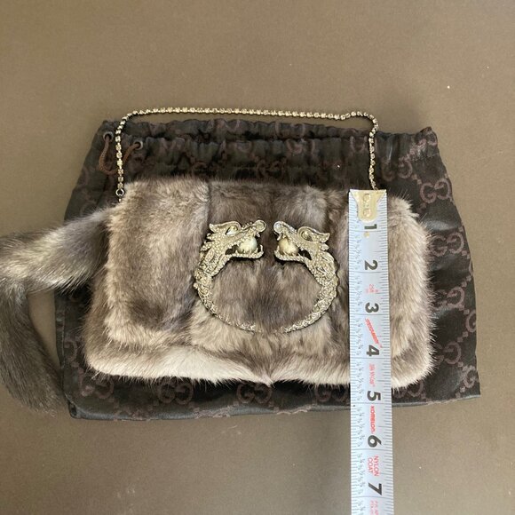 Gucci by Tom Ford Mink Fur Clutch Fall Winter 2004 Y2K Vintage Dragon Detail - Picture 12 of 16